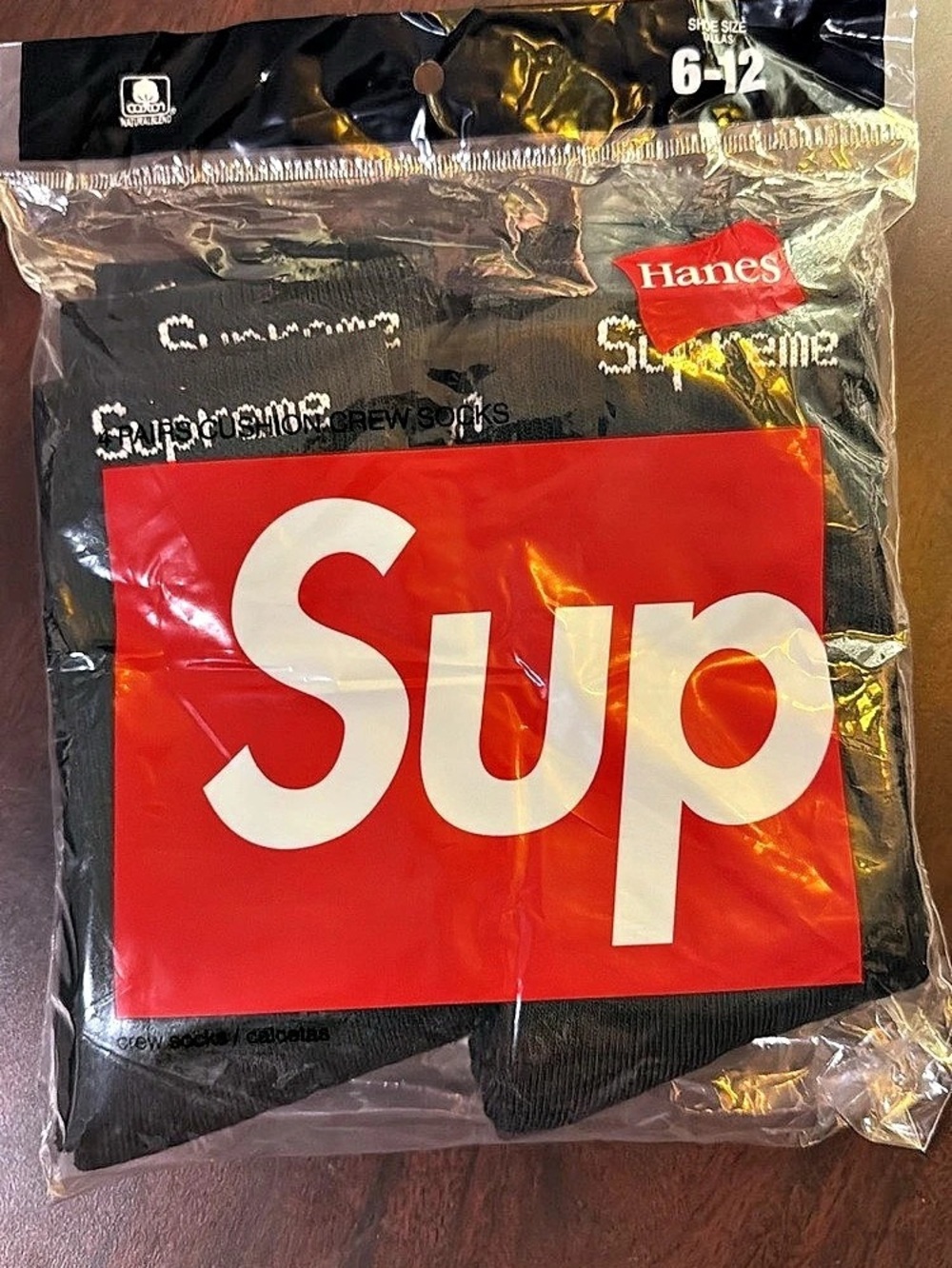 Supreme Hanes Crew Socks (4 Pack) Black & Red Men's 6-12